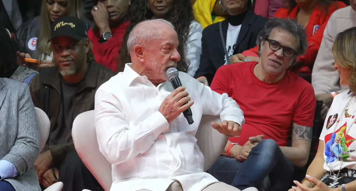 Lula critica Donald Trump no Rio de Janeiro e diz que norte-americano fala como se estivesse ameaçando